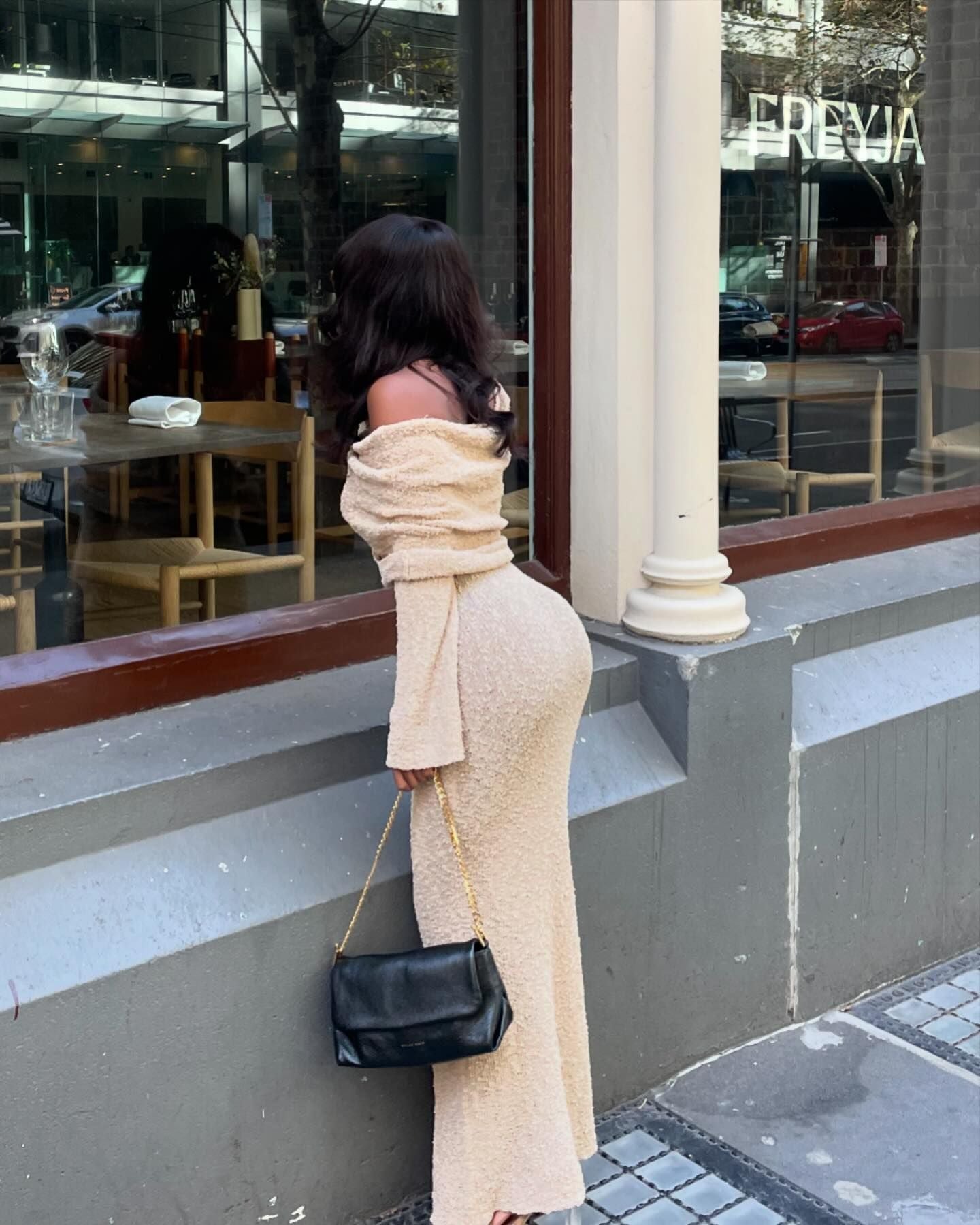 Off-the-shoulder knitted midi dress